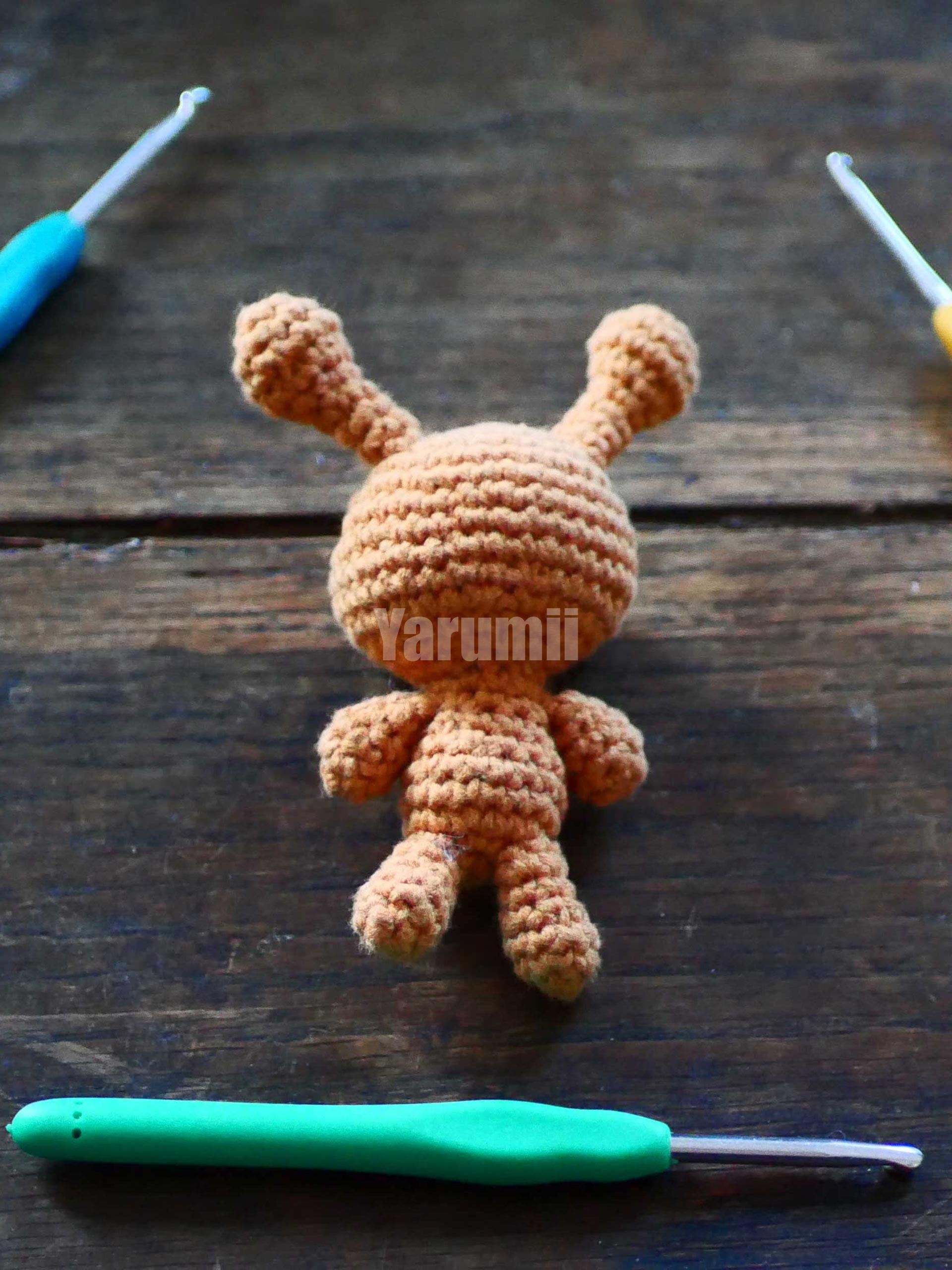 Alien (lapin) au crochet - Création Yarumii Alien (lapin) au crochet - Création Yarumii