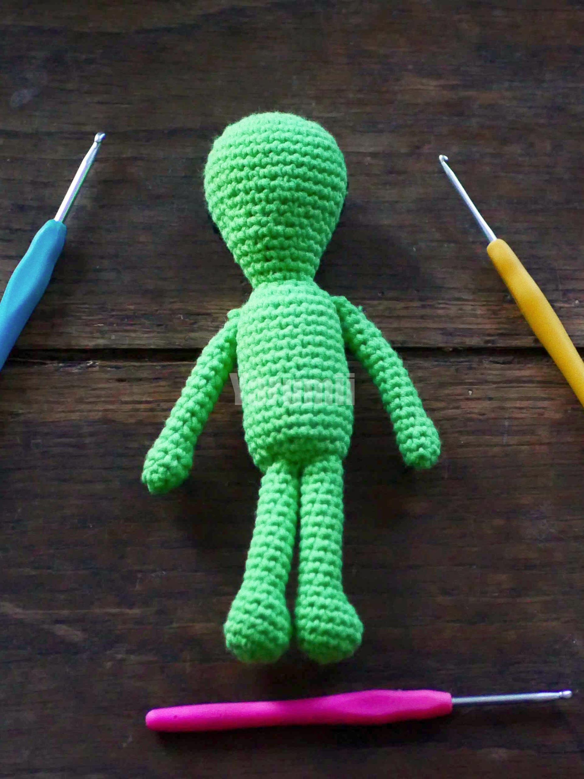 Alien (vert) au crochet - Création Yarumii Alien (vert) au crochet - Création Yarumii