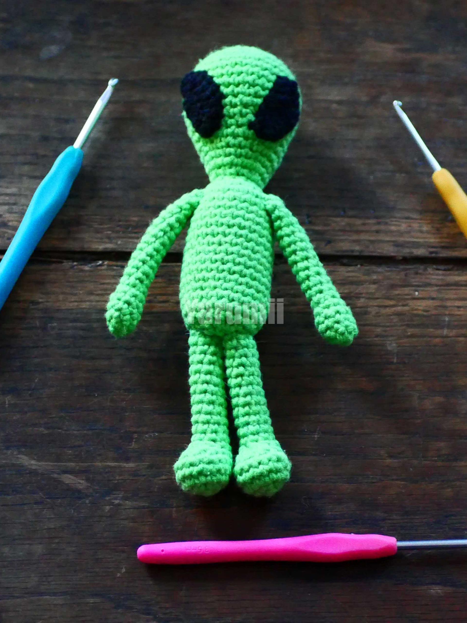 Alien (vert) au crochet - Création Yarumii Alien (vert) au crochet - Création Yarumii