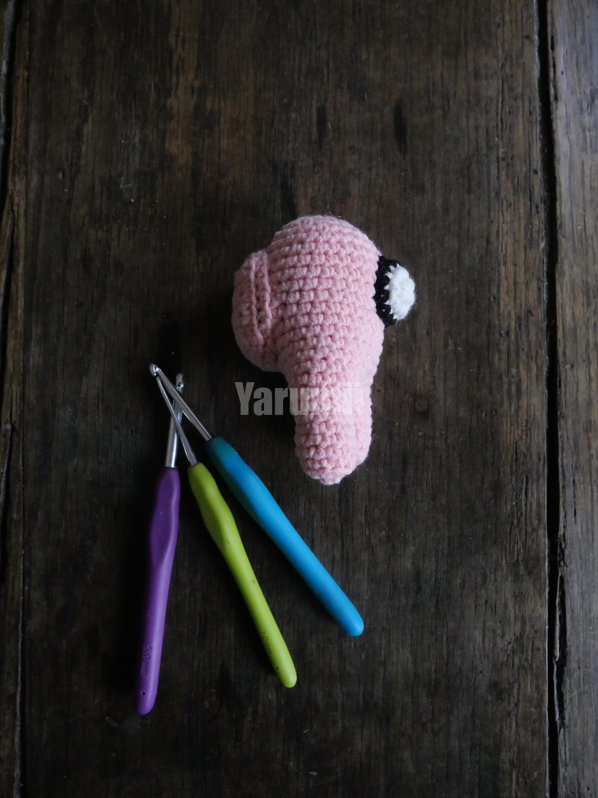 Among Us (rose) au crochet Among Us (rose) au crochet - Yarumii