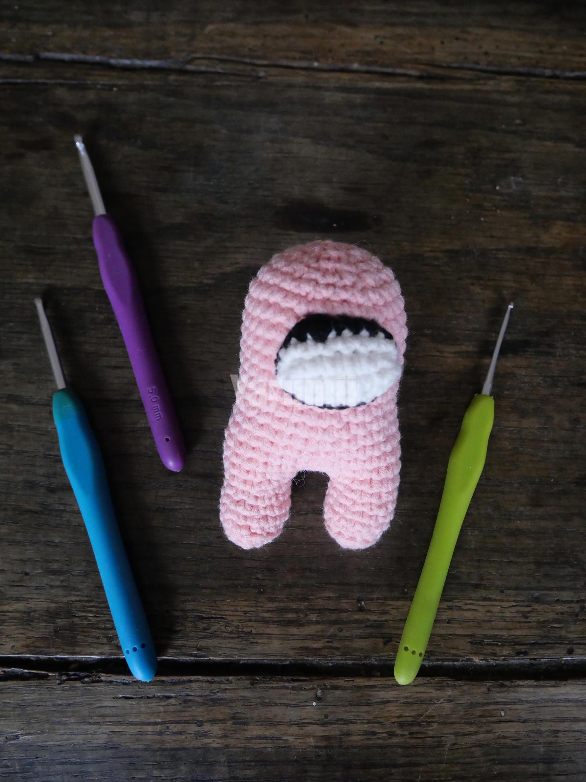 Among Us (rose) au crochet - Yarumii Among Us (rose) au crochet - Yarumii