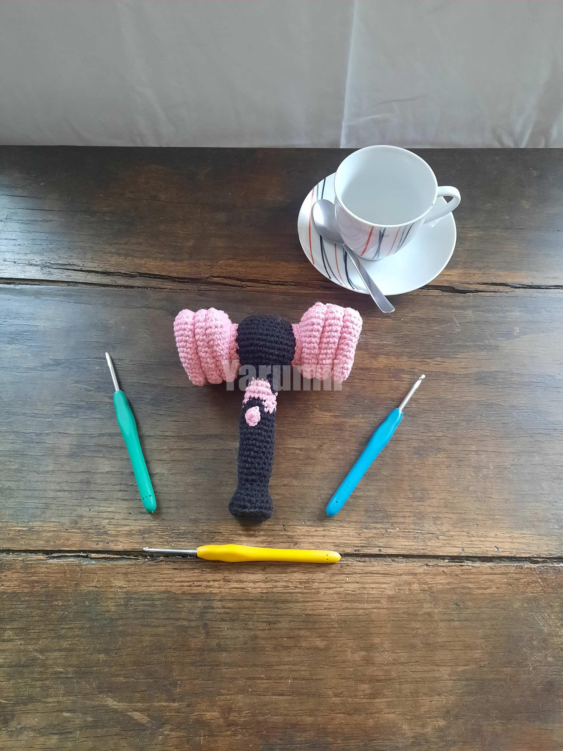 Lightstick "Bi-ping-pong" des Blackpink au crochet - Yarumii Lightstick "Bi-ping-pong" des Blackpink au crochet - Yarumii