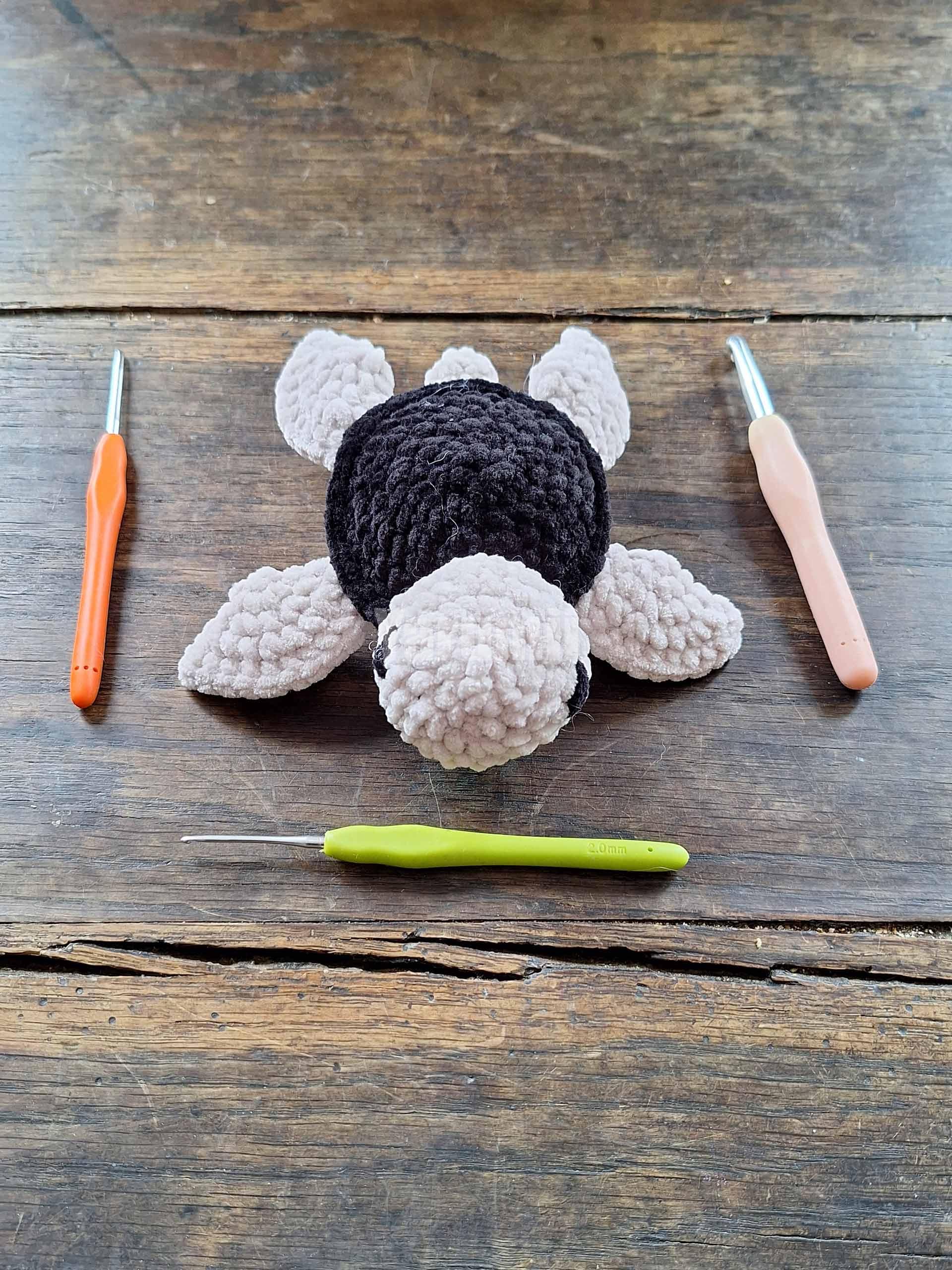 Tortue (noire) au crochet - Création Yarumii Tortue (noire) au crochet - Création Yarumii