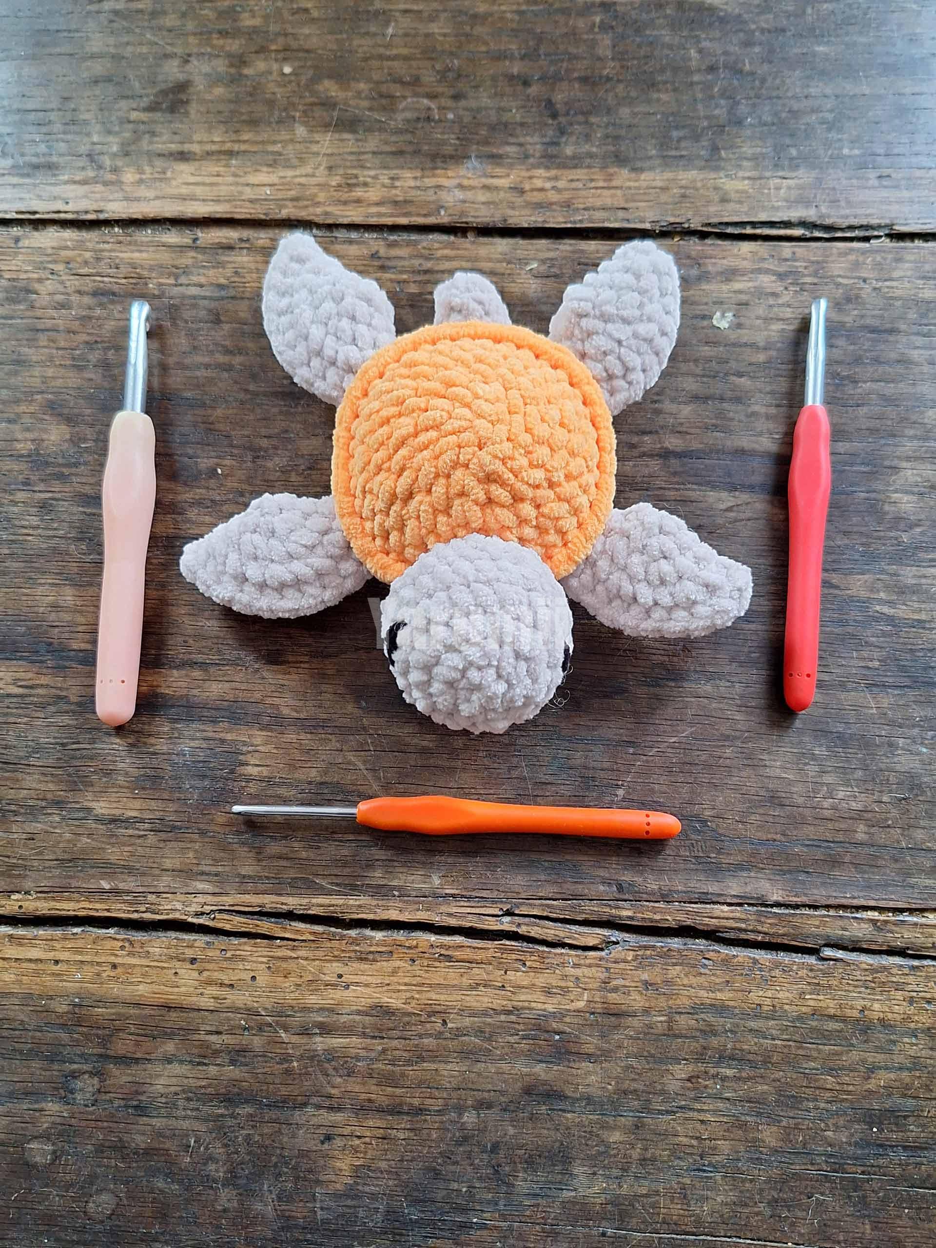 Tortue (orange) au crochet - Création Yarumii Tortue (orange) au crochet - Création Yarumii
