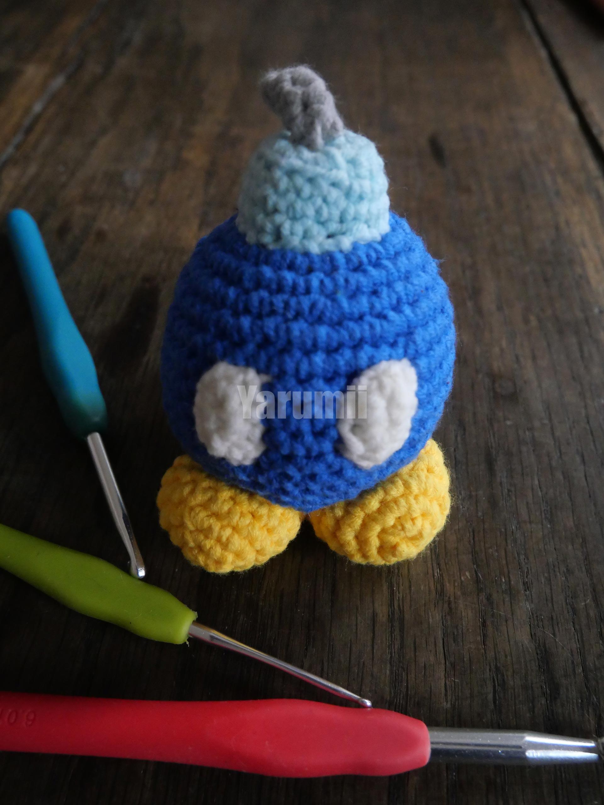 Bob-Omb (bleu) au crochet - Yarumii Bob-Omb (bleu) au crochet - Yarumii