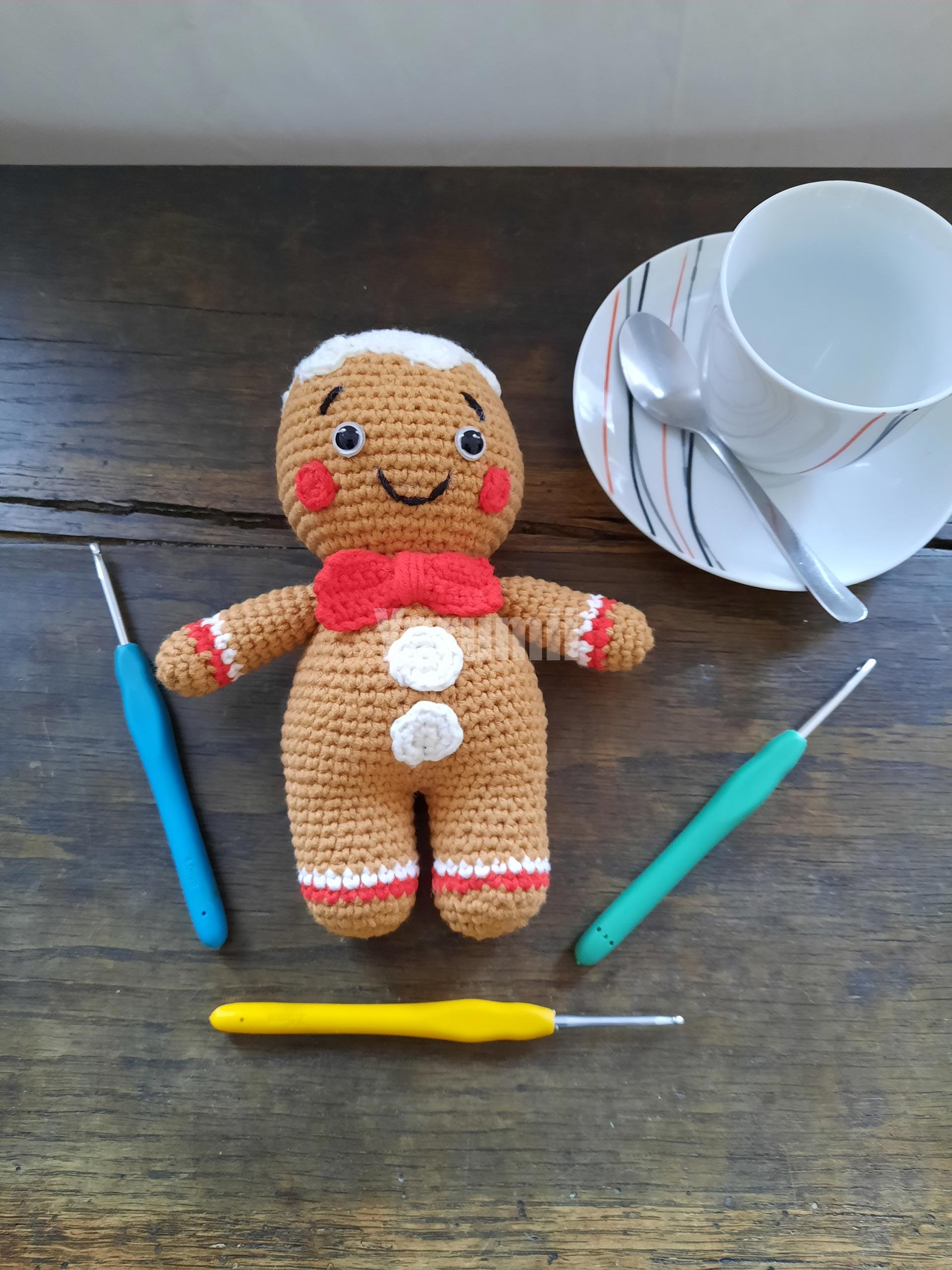 Bonhomme en pain d'épices au crochet - Yarumii Bonhomme en pain d'épices au crochet - Yarumii