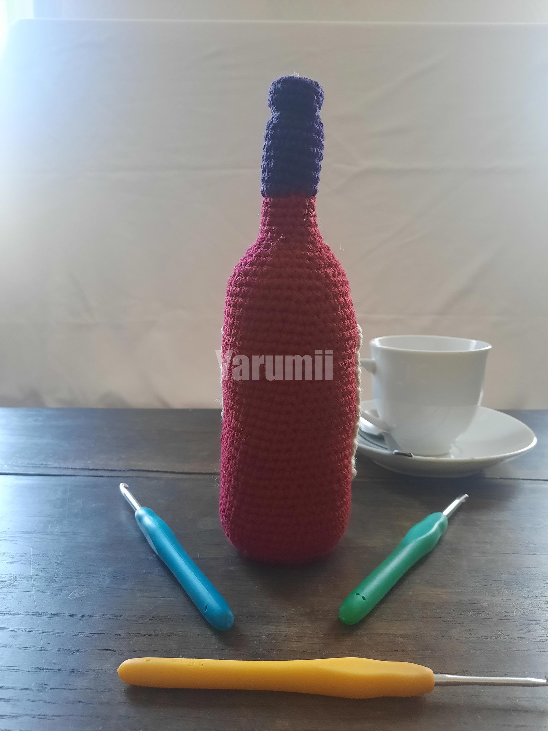 Bouteille de vin (rouge) au crochet - Création Yarumii Bouteille de vin (rouge) au crochet - Création Yarumii