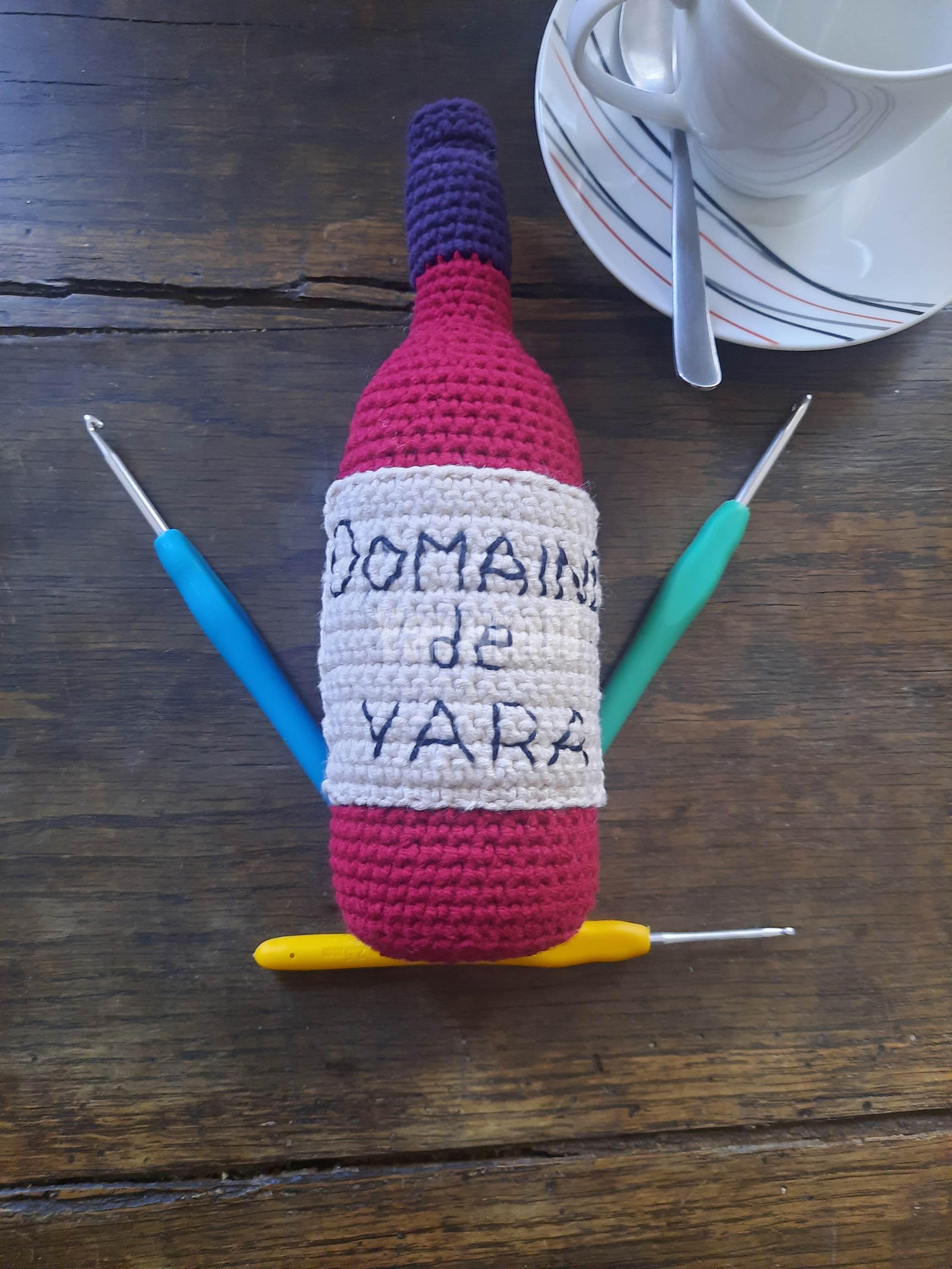 Bouteille de vin (rouge) au crochet - Création Yarumii Bouteille de vin (rouge) au crochet - Création Yarumii