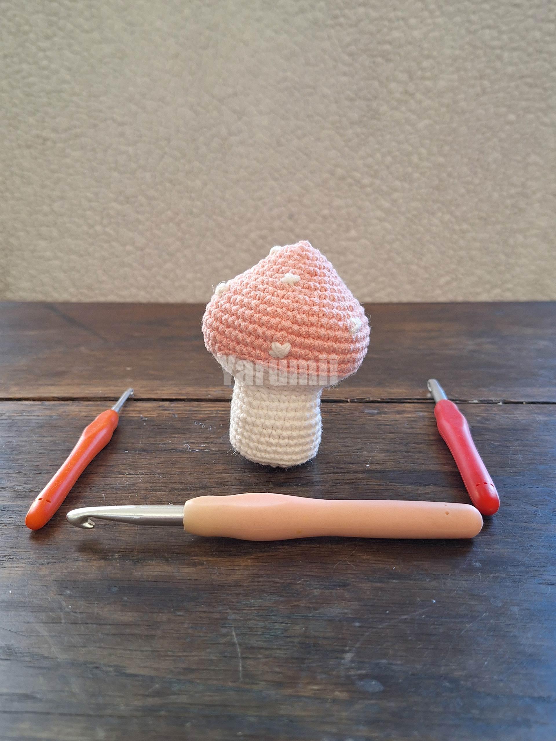 Champignon (rose) au crochet - Création Yarumii Champignon (rose) au crochet - Création Yarumii
