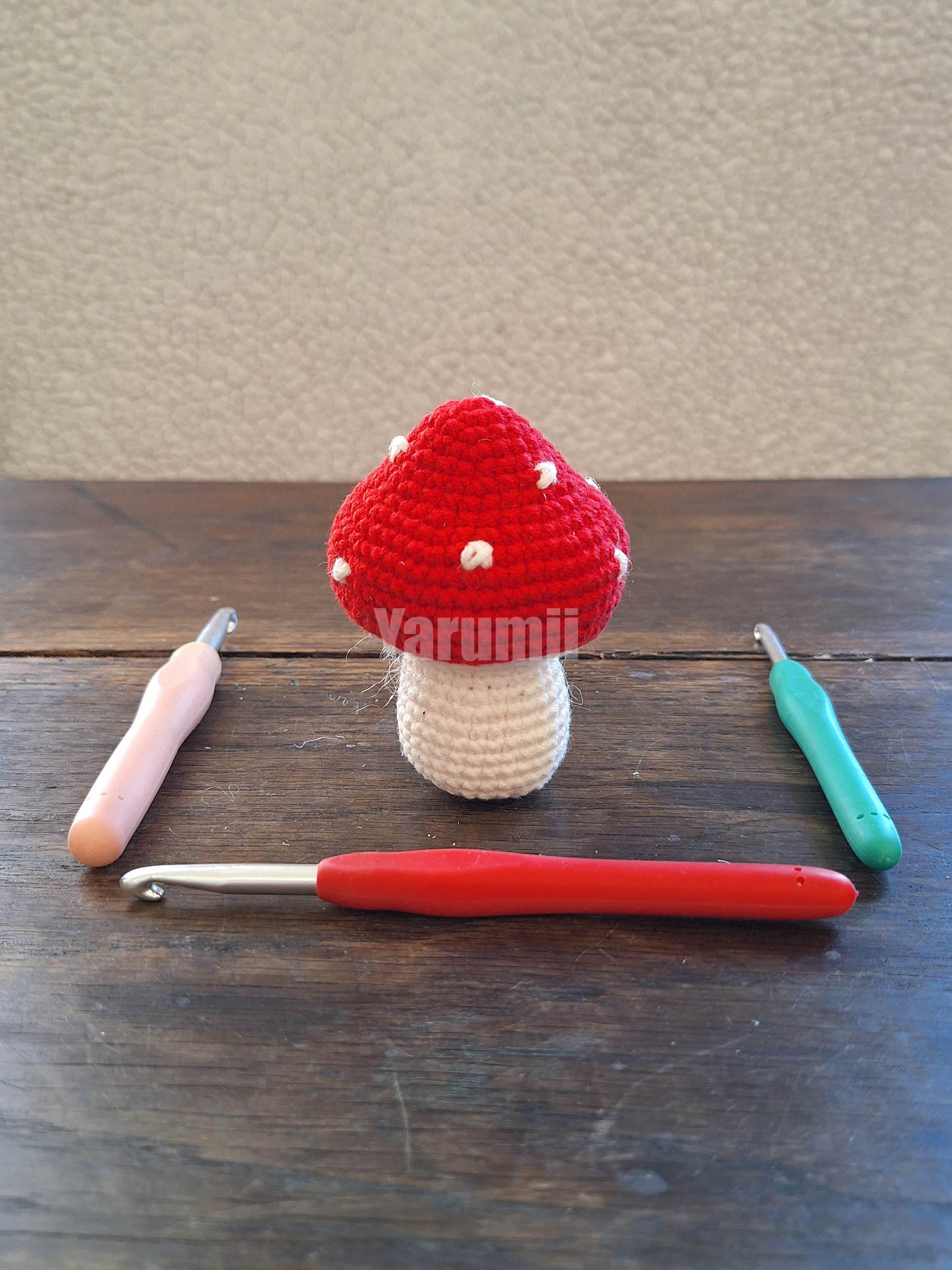 Champignon (rouge) au crochet - Création Yarumii Champignon (rouge) au crochet - Création Yarumii