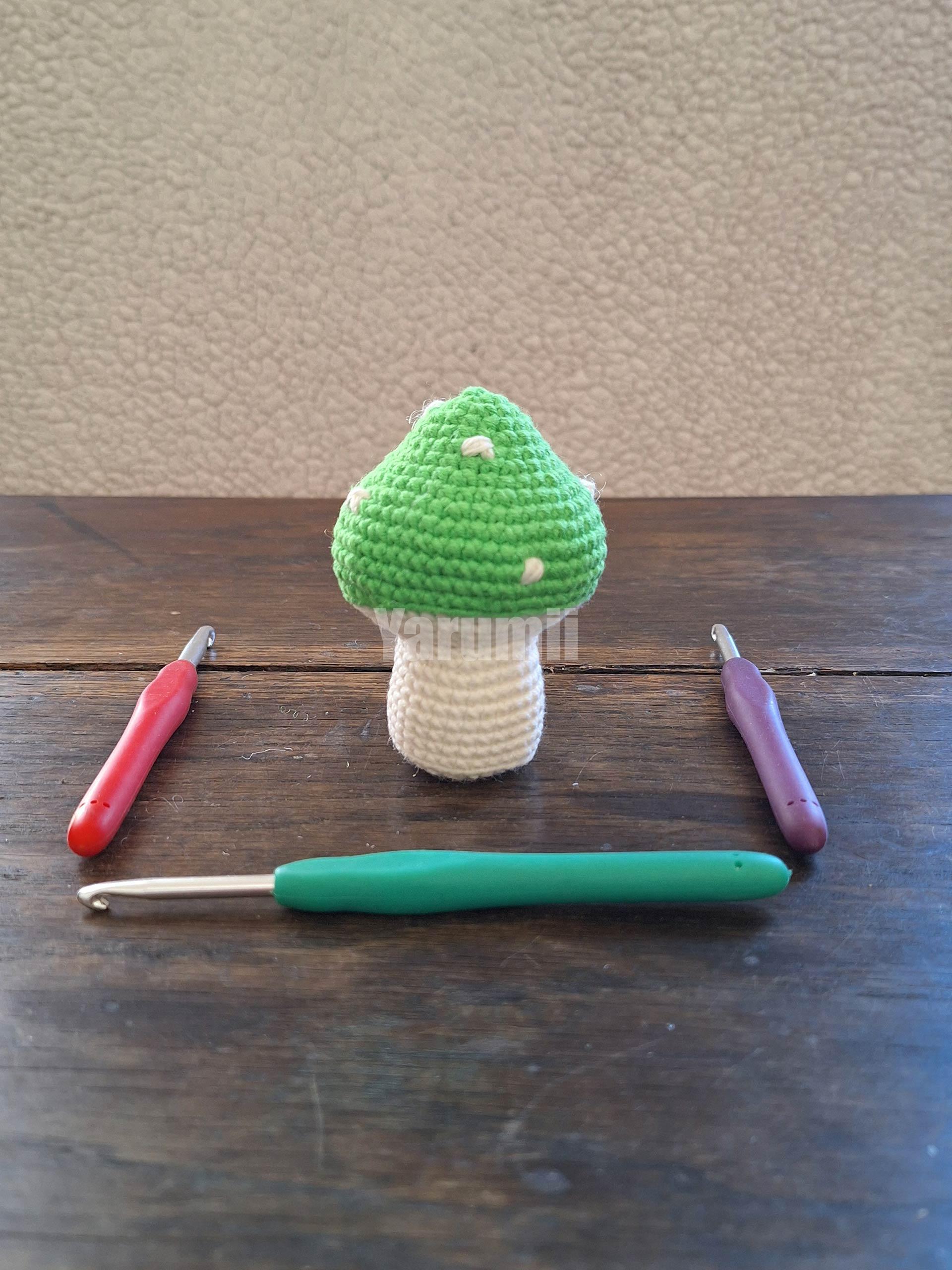 Champignon (vert) au crochet - Création Yarumii Champignon (vert) au crochet - Création Yarumii