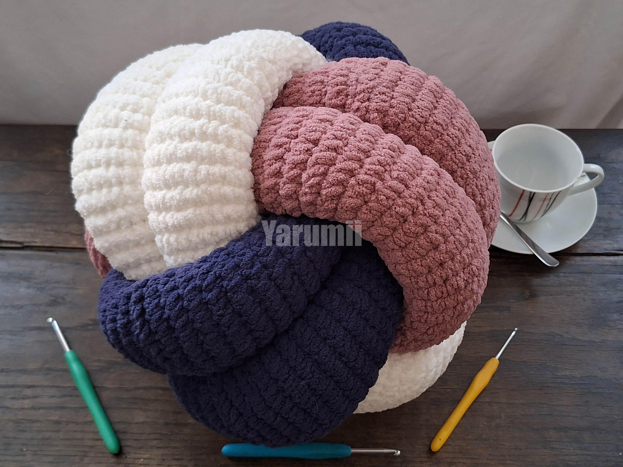 Coussin Knot au crochet - Yarumii Coussin Knot au crochet - Yarumii