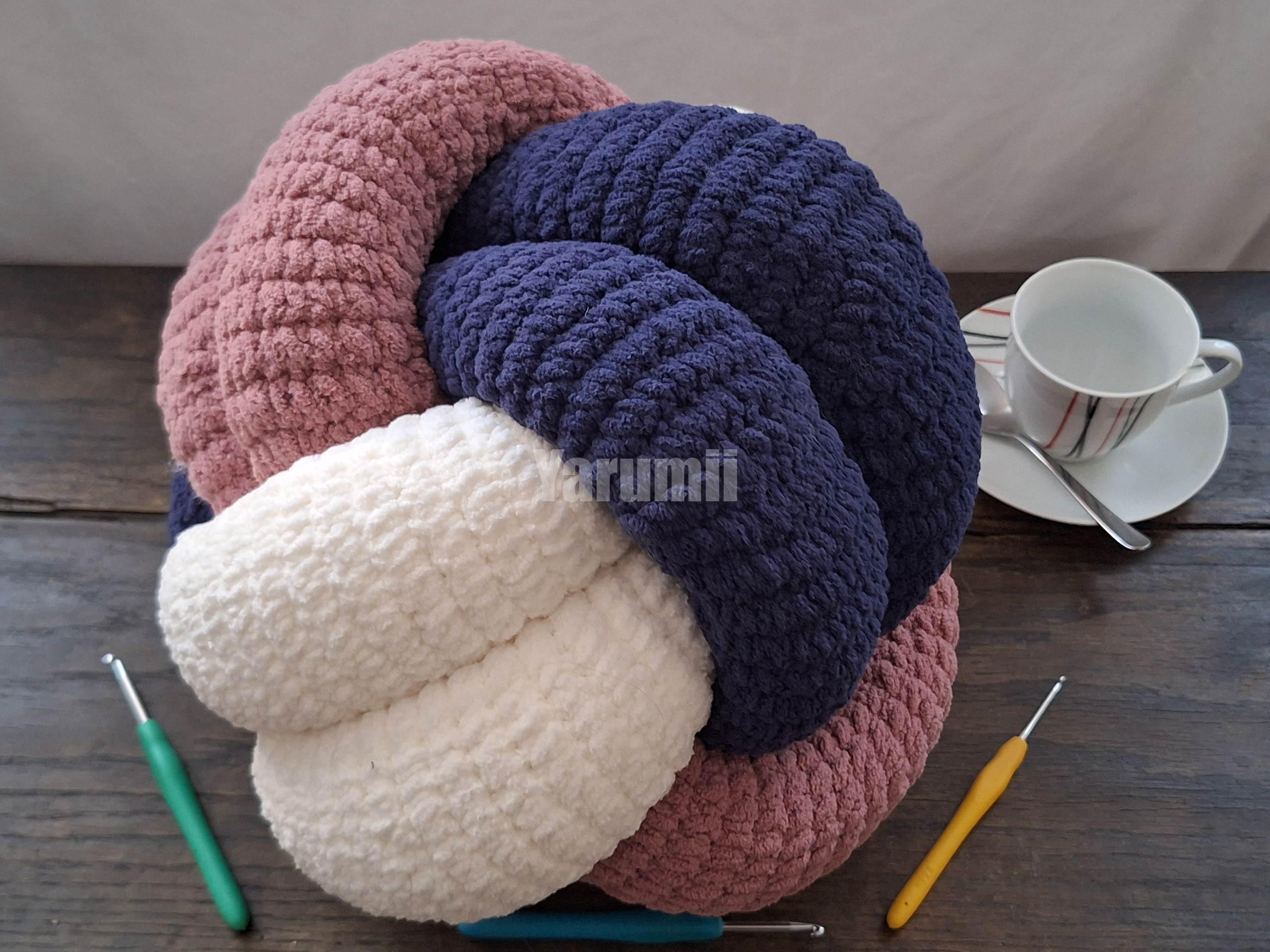 Coussin Knot au crochet - Yarumii Coussin Knot au crochet - Yarumii