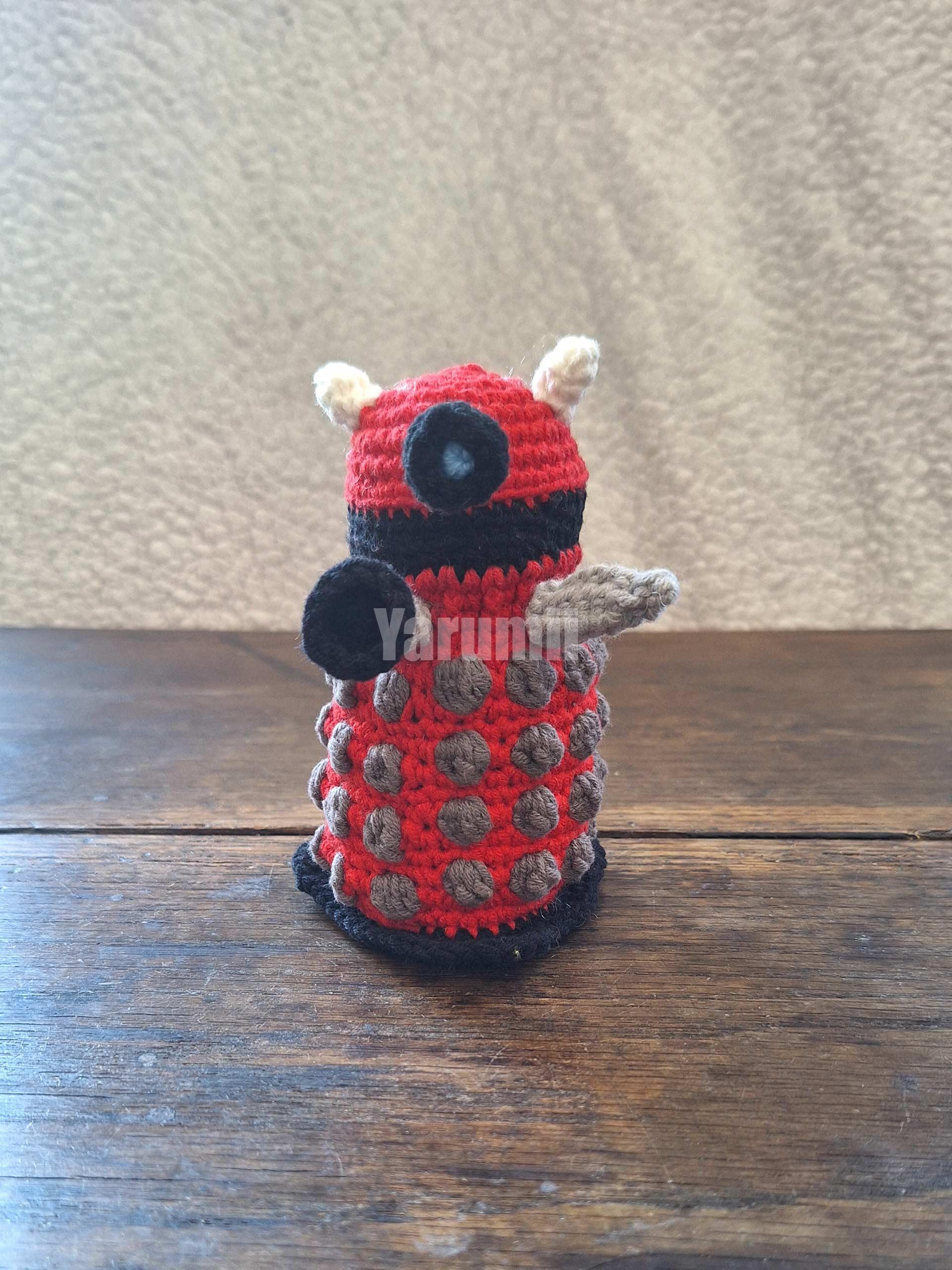Dalek (Drone) au crochet - Yarumii Dalek (Drone) au crochet - Yarumii