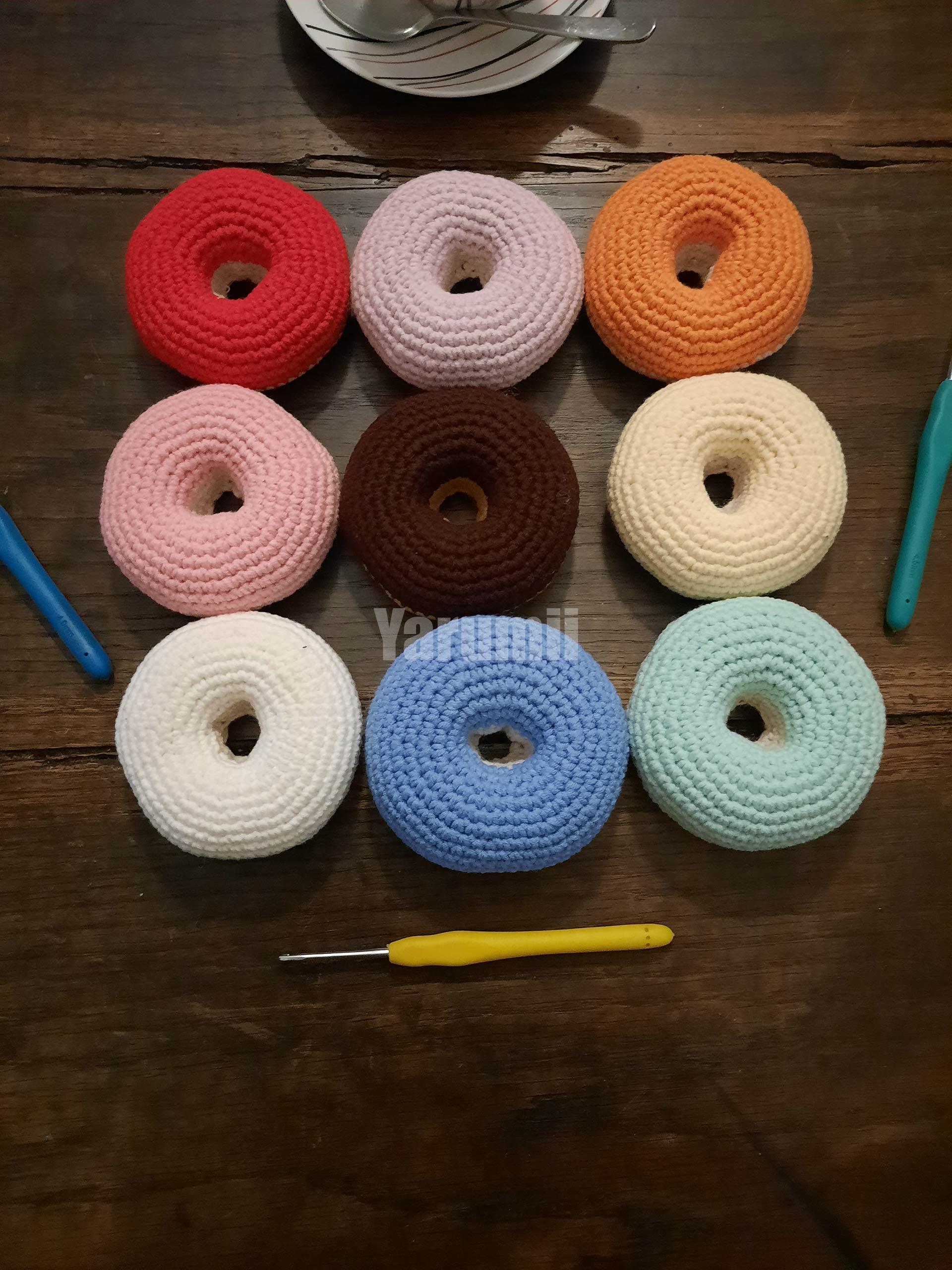 Donut au crochet) Donut au crochet - Création Yarumii