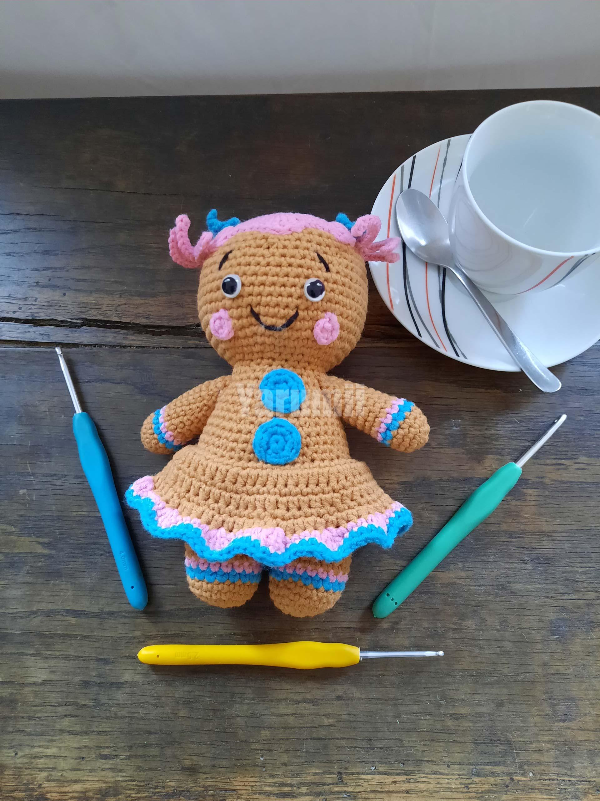 Fille en pain d'épices au crochet - Yarumii Fille en pain d'épices au crochet - Yarumii