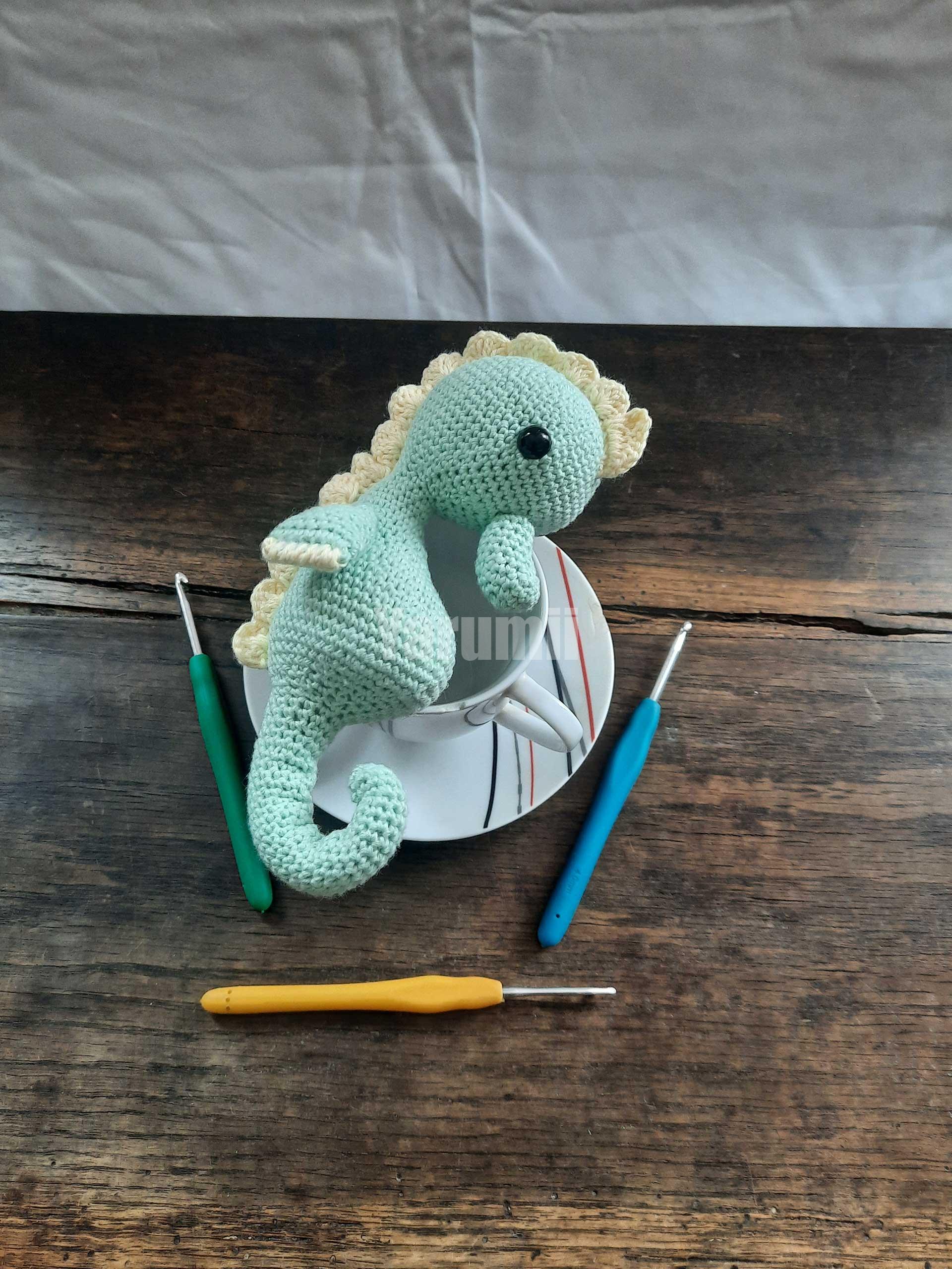 Hippocampe au crochet - Création Yarumii Hippocampe au crochet - Création Yarumii