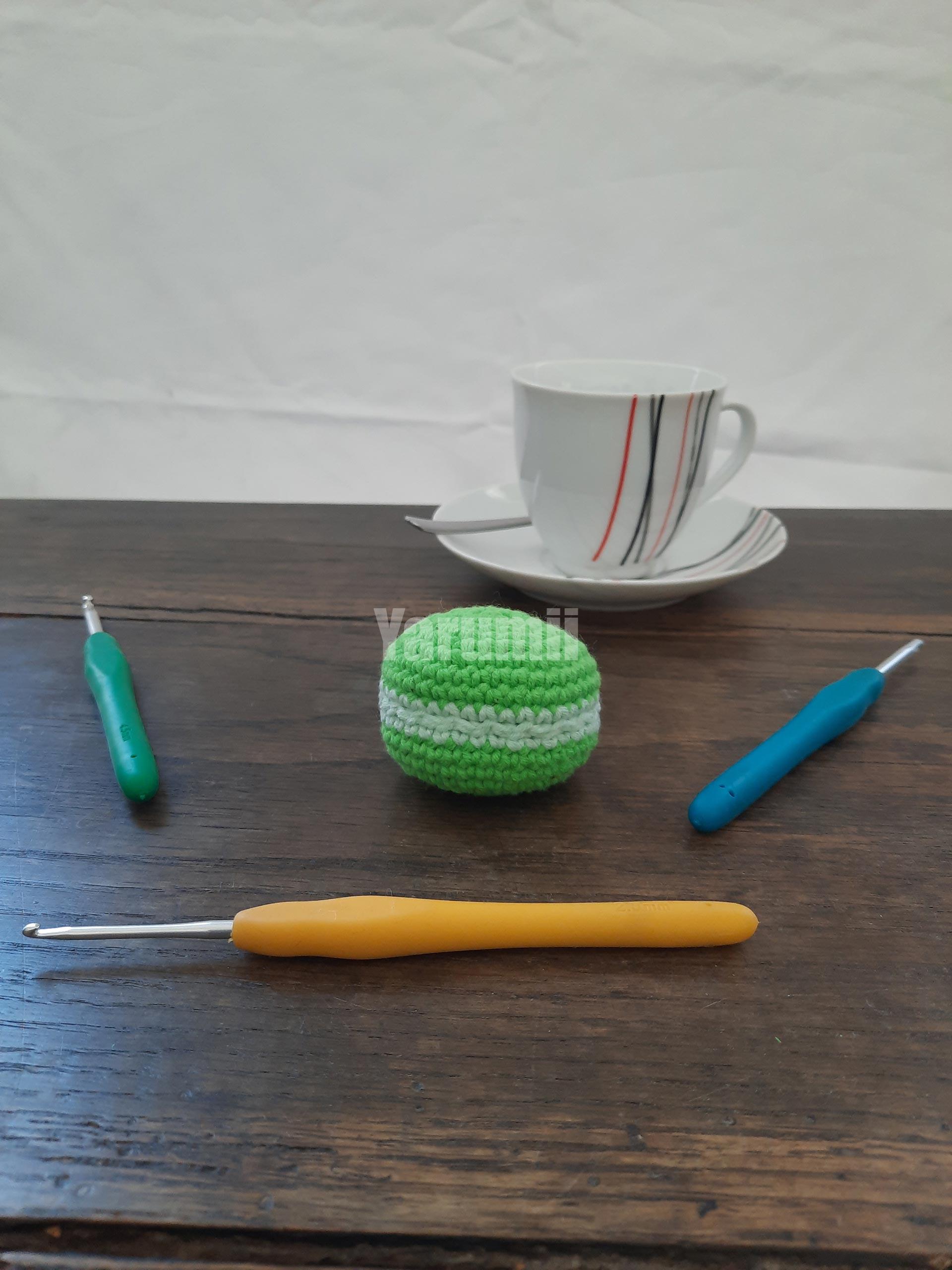 Macaron (vert) au crochet - Création Yarumii Macaron (vert) au crochet - Création Yarumii