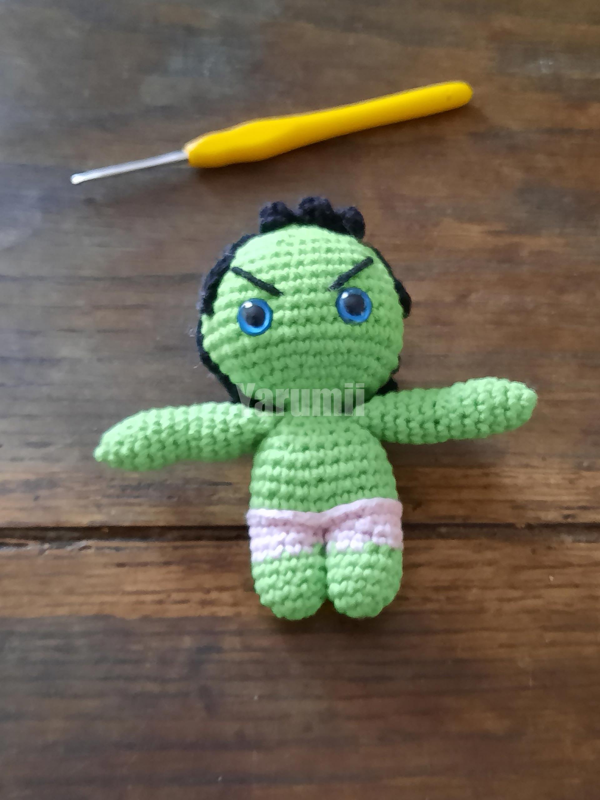 Mini-Hulk au crochet - Yarumii Mini-Hulk au crochet - Yarumii