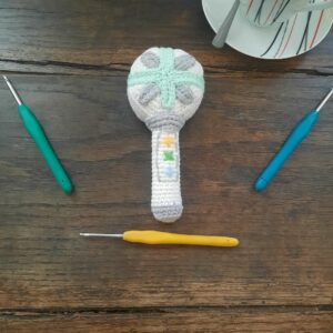 Lightstick "MoaBong" des TXT au crochet