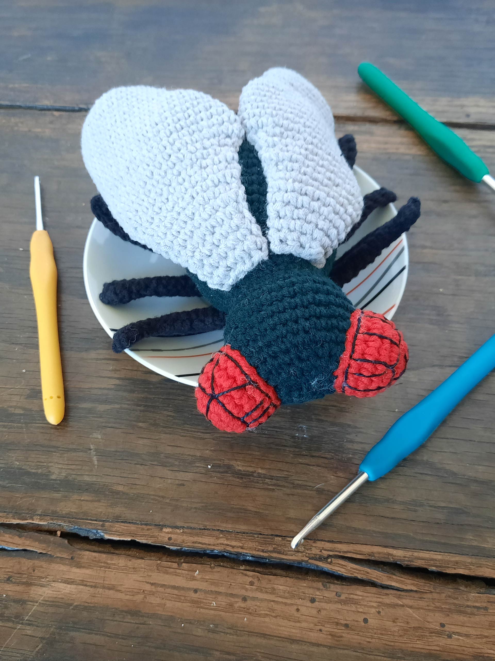 Mouche au crochet Mouche au crochet