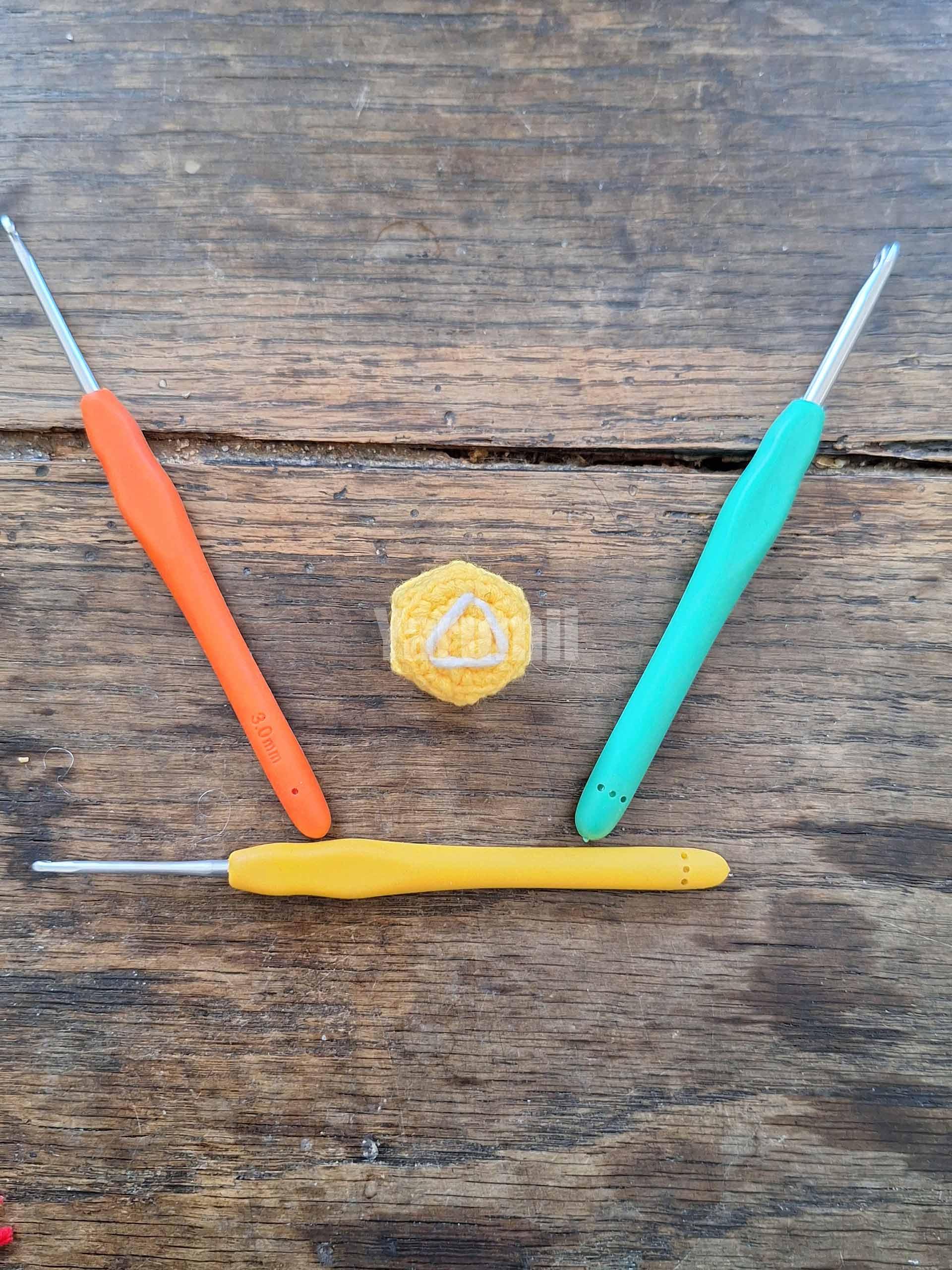 Osselet (jaune) au crochet - Yarumii Osselet (jaune) au crochet - Yarumii