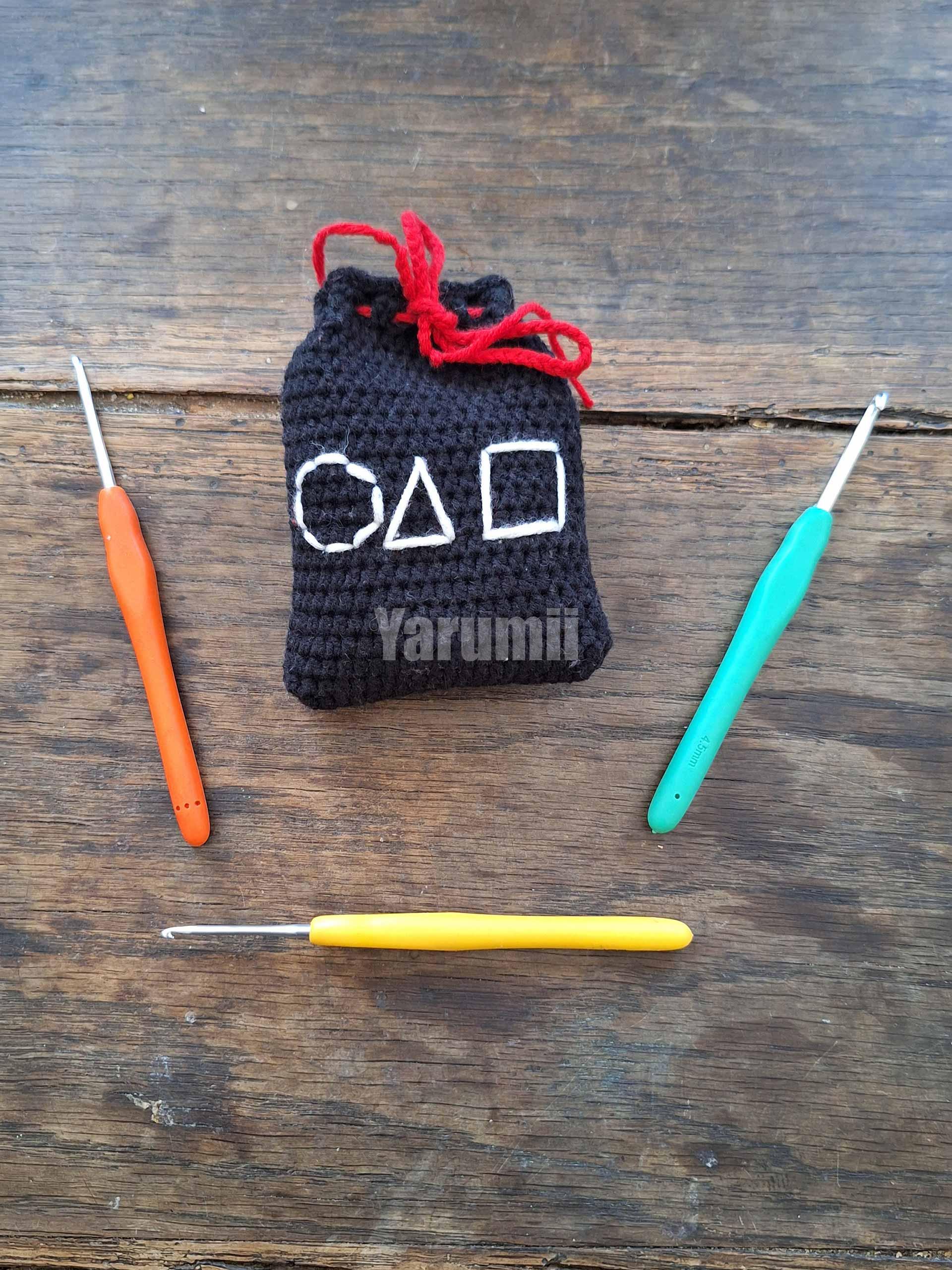 Osselet au crochet - Yarumii Osselet au crochet - Yarumii