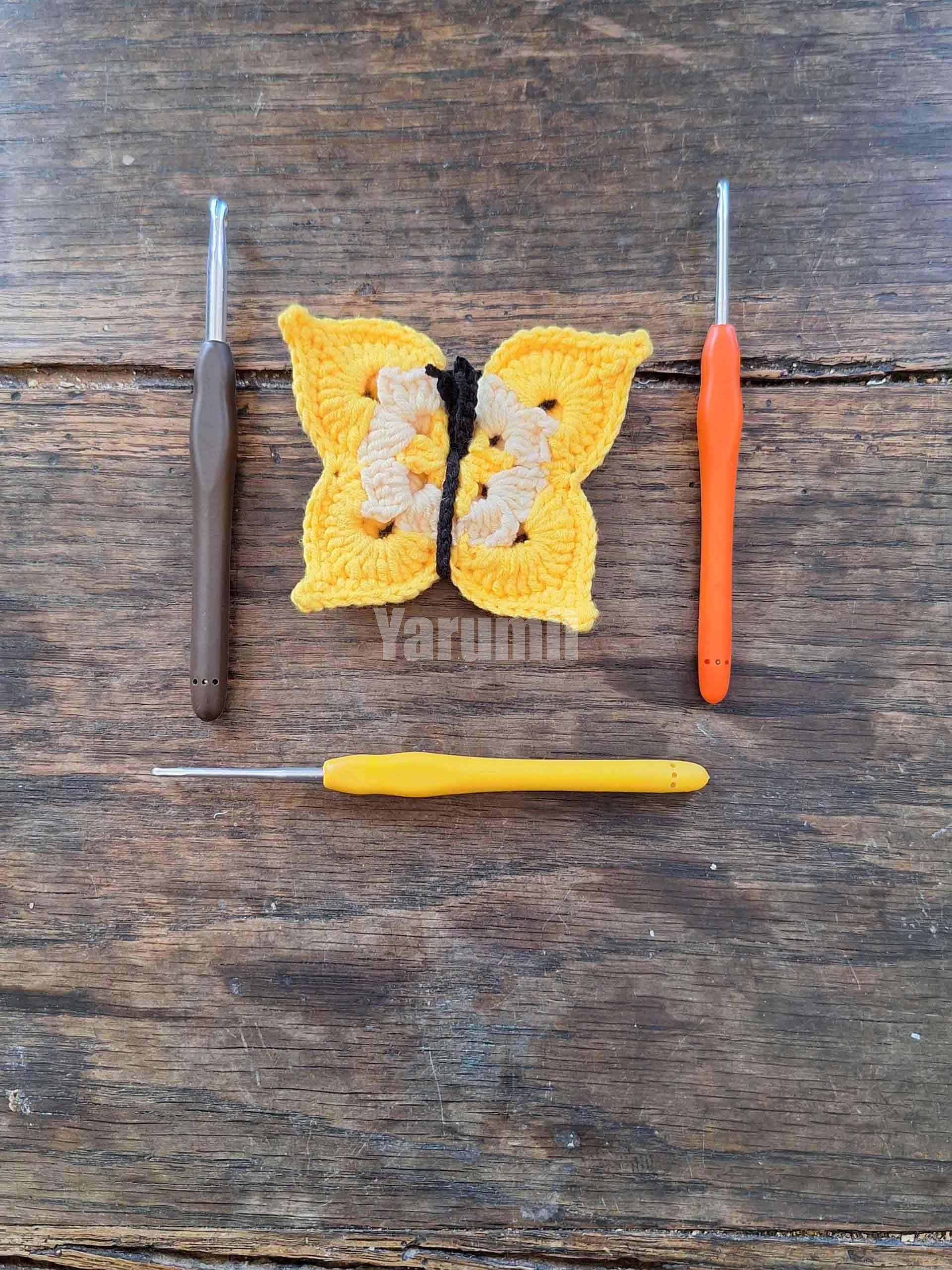 Papillon (jaune) au crochet - Création Yarumii Papillon (jaune) au crochet - Création Yarumii