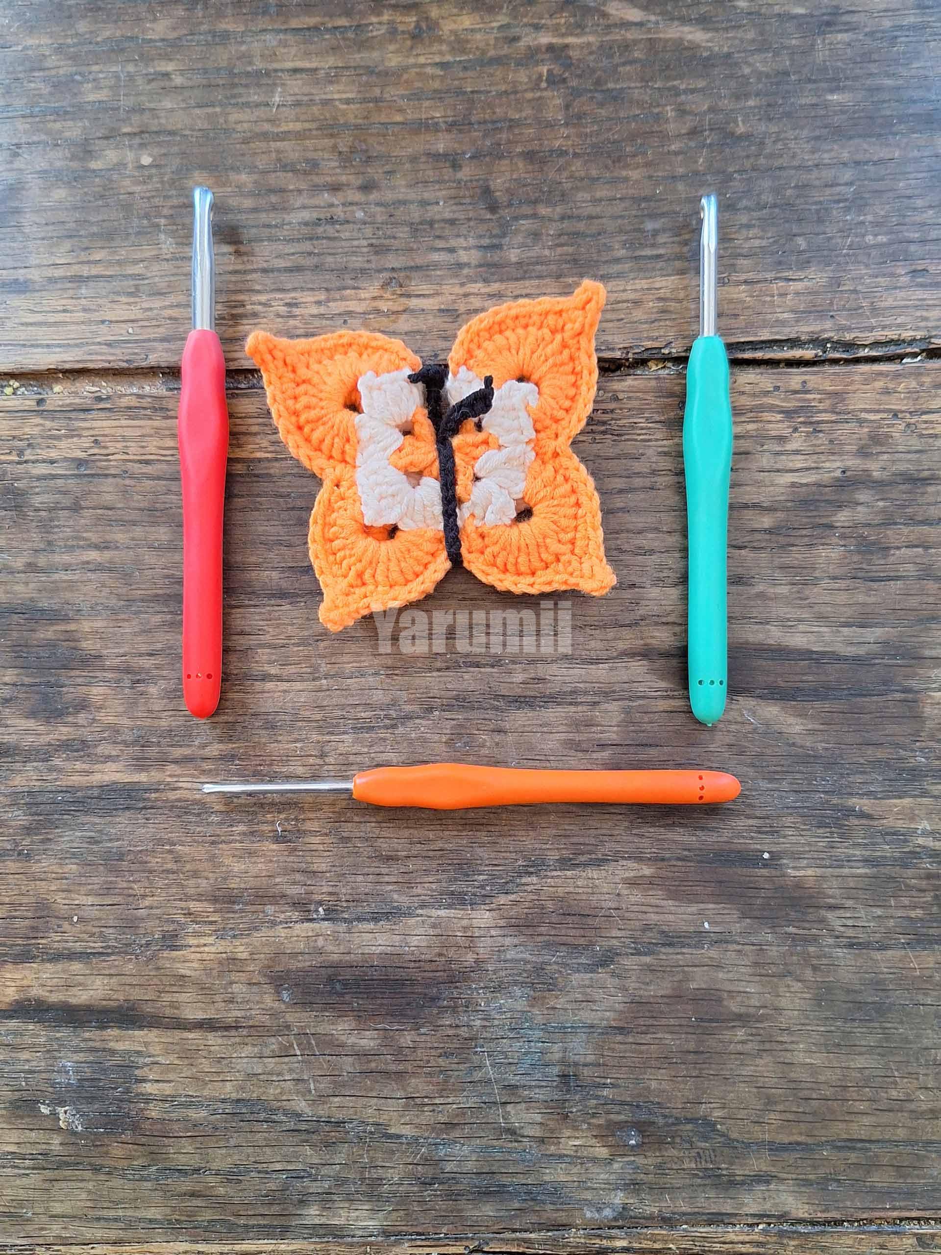 Papillon (orange) au crochet - Création Yarumii Papillon (orange) au crochet - Création Yarumii