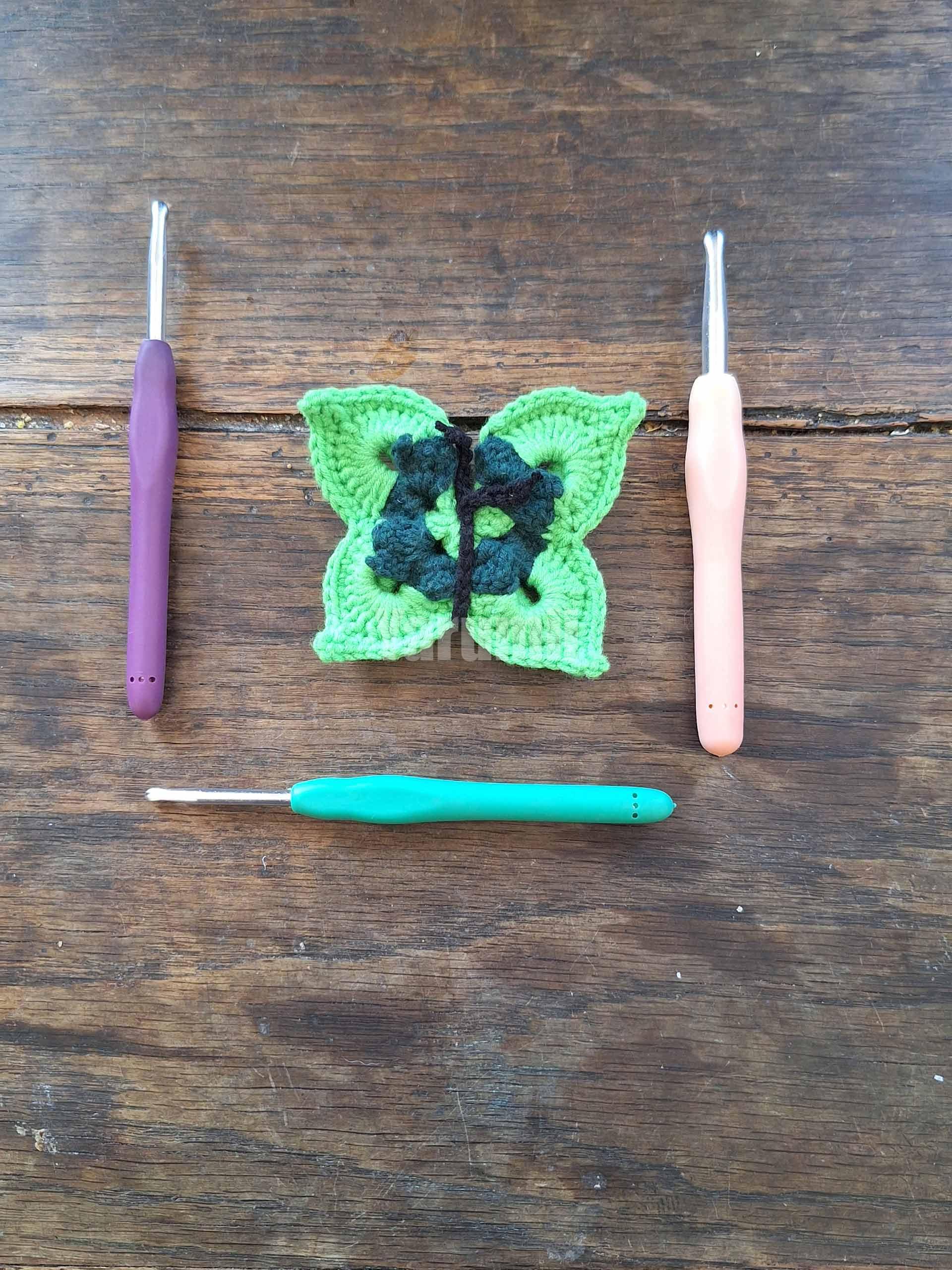 Papillon (vert) au crochet - Création Yarumii Papillon (vert) au crochet - Création Yarumii