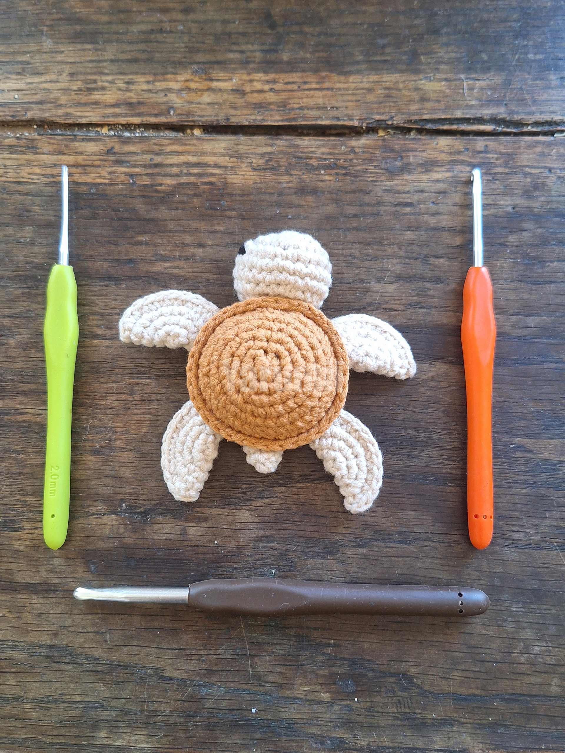 Tortue (marron) au crochet - Création Yarumii Tortue (marron) au crochet - Création Yarumii