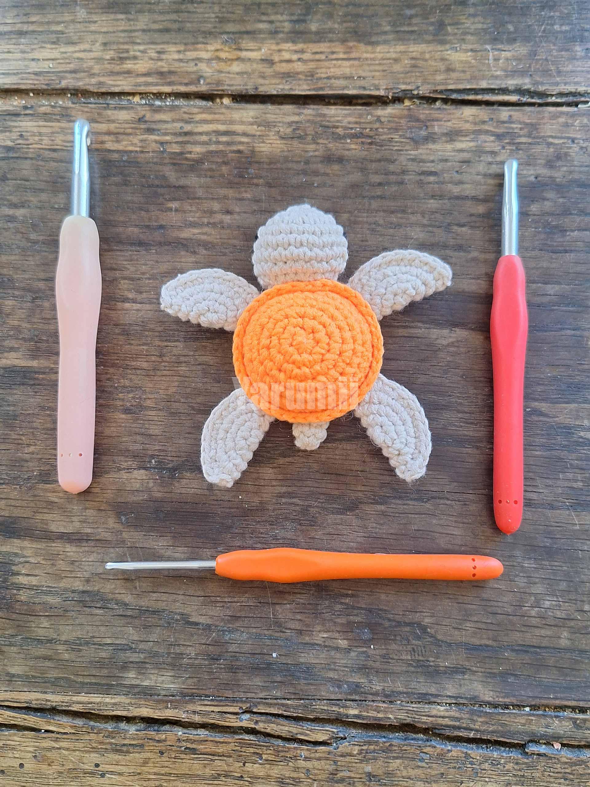 Tortue (orange) au crochet - Création Yarumii Tortue (orange) au crochet - Création Yarumii