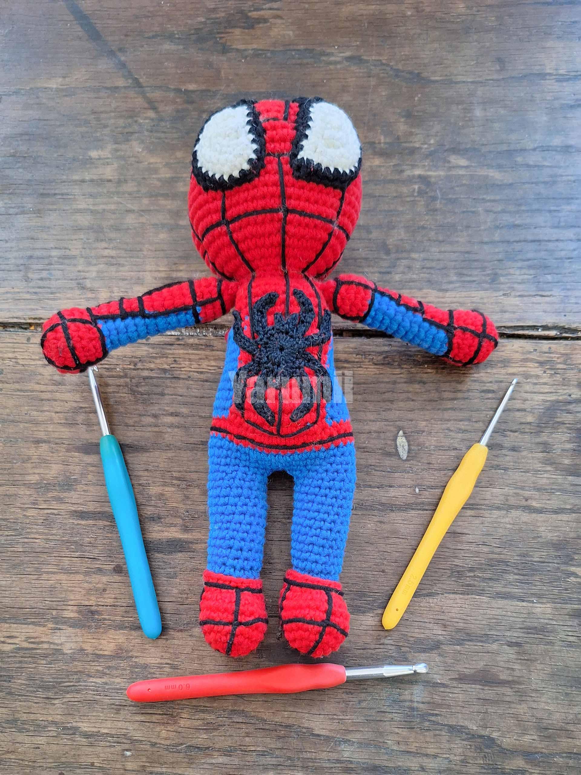 Spiderman au crochet - Yarumii Spiderman au crochet - Yarumii