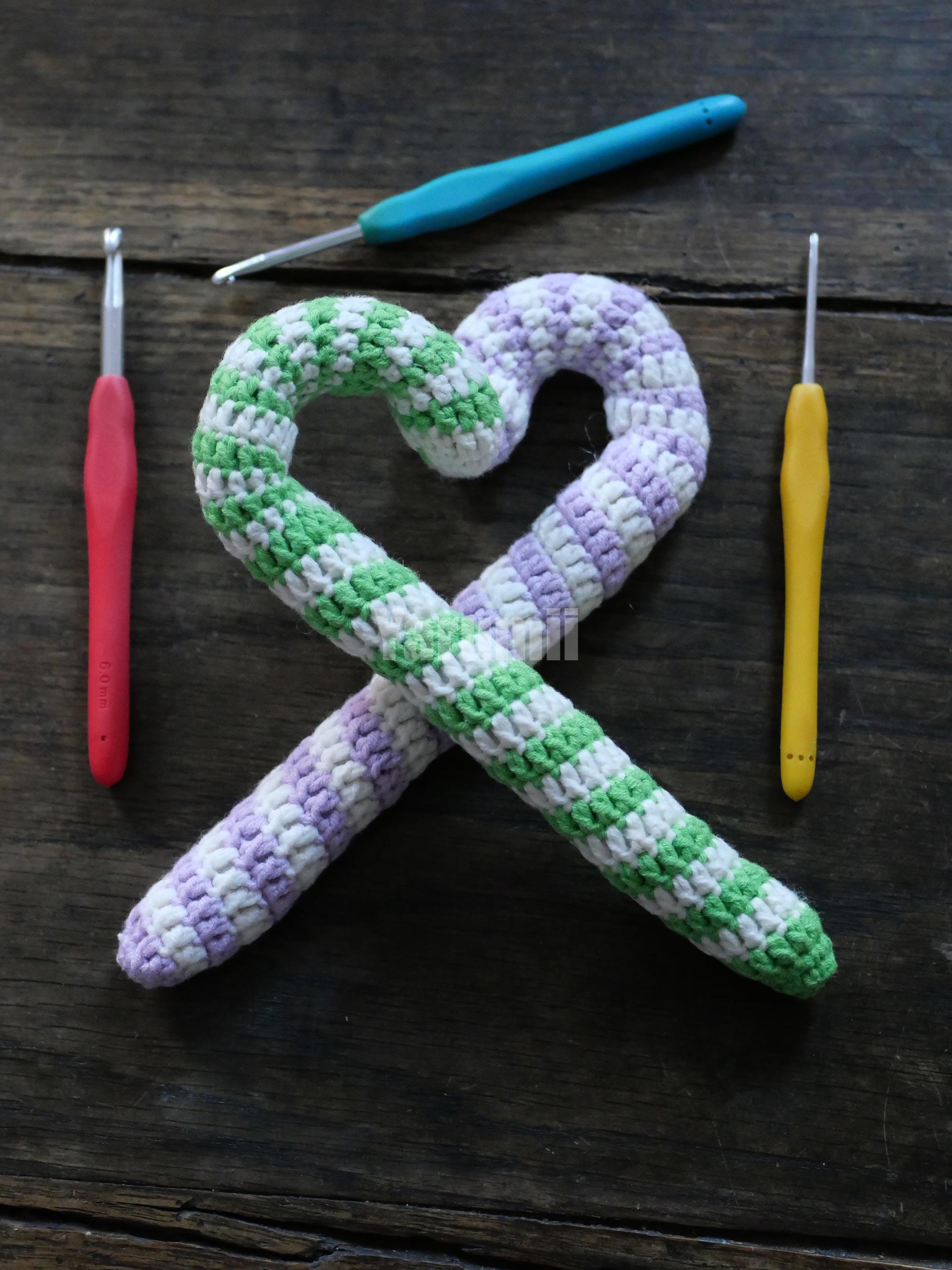 Sucre d'orge au crochet Sucre d'orge au crochet - Création Yarumii