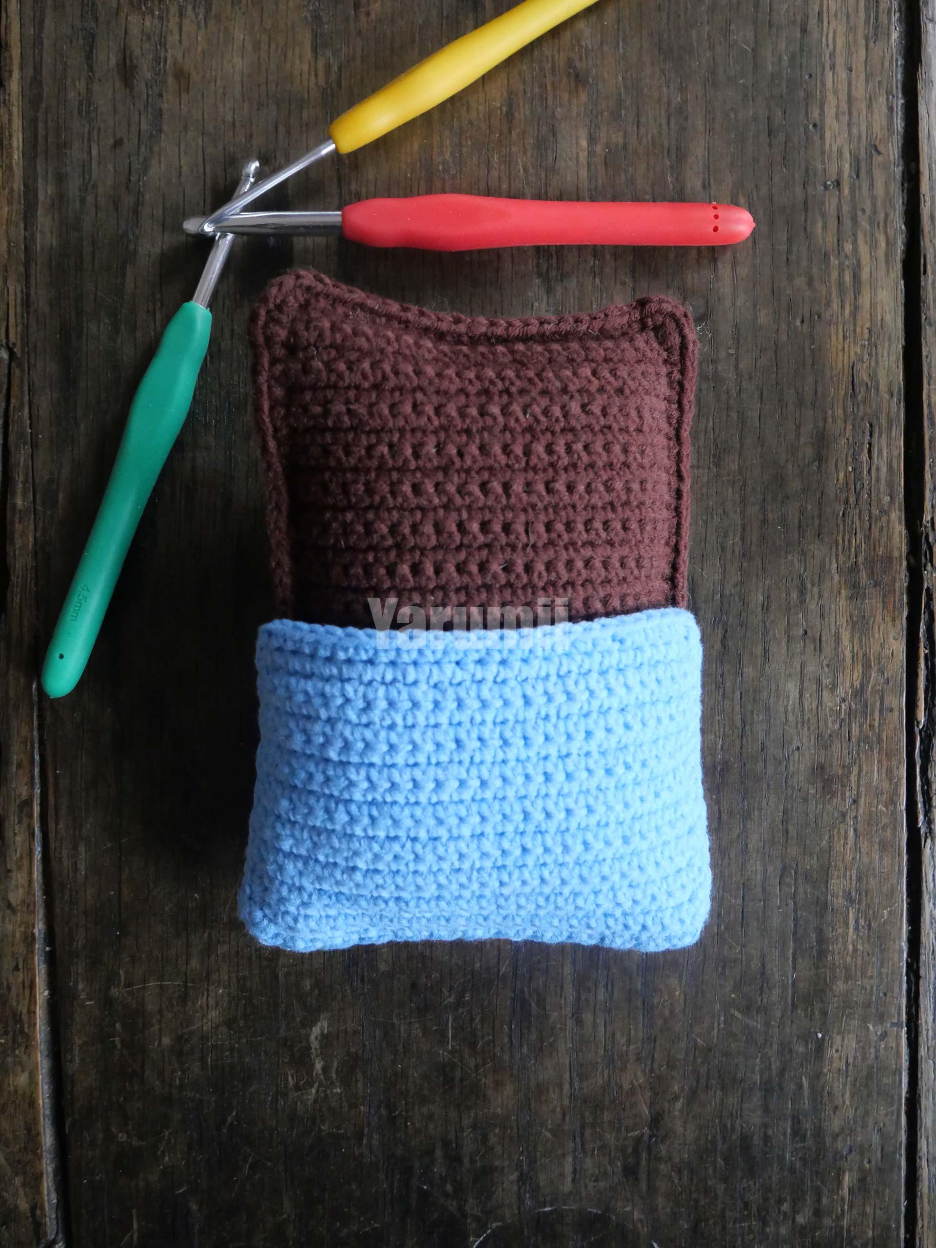 Tablette de chocolat (noir) au crochet - Création Yarumii Tablette de chocolat (noir) au crochet - Création Yarumii