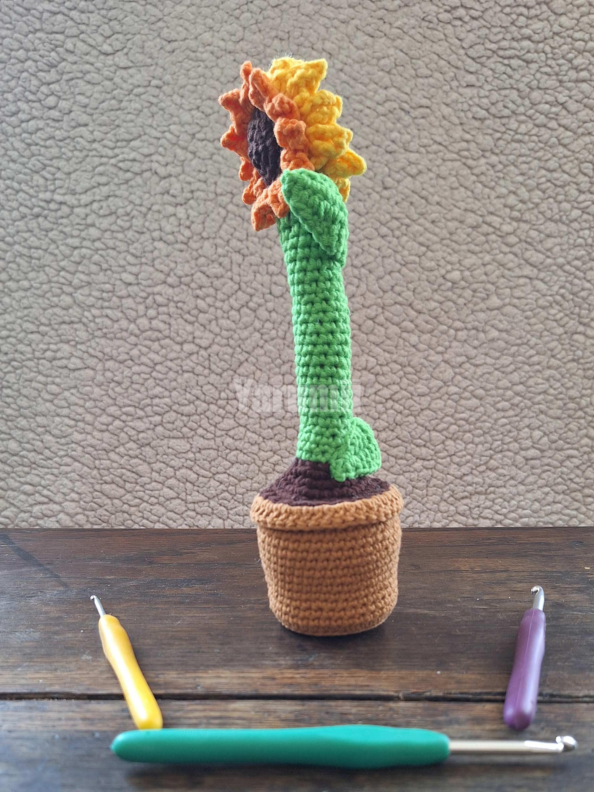 Tournesol dans son pot au crochet - Création Yarumii Tournesol dans son pot au crochet - Création Yarumii