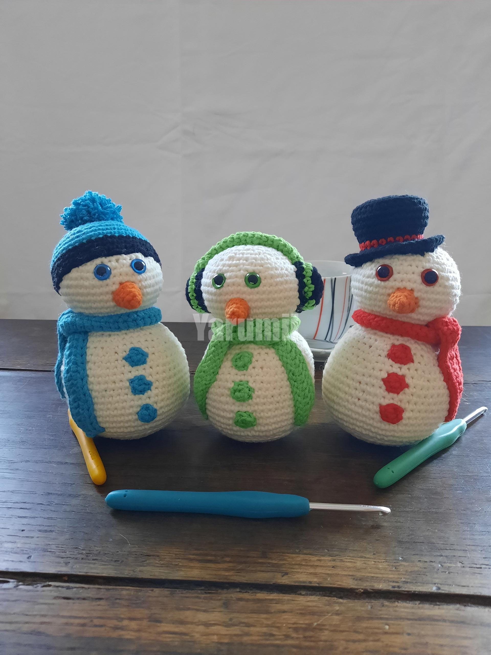 Bonhomme de neige au crochet - Yarumii