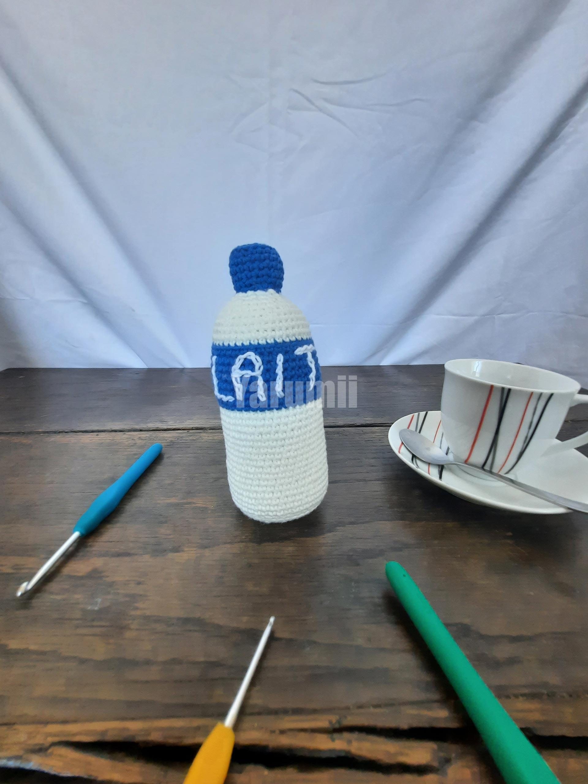 Bouteille de lait au crochet - Création Yarumii